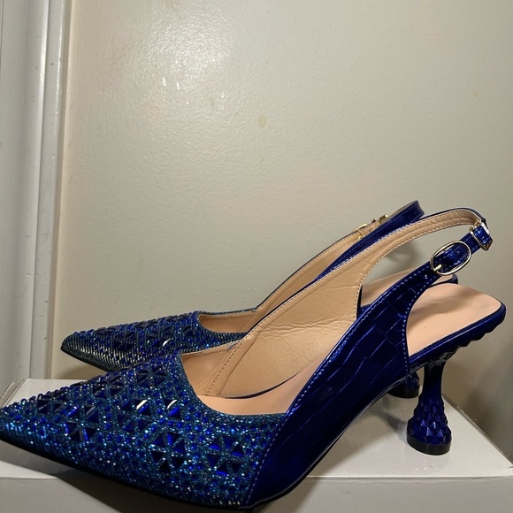 Blue Shimmer Heels with Futuristic Finish - Picture 3 of 10